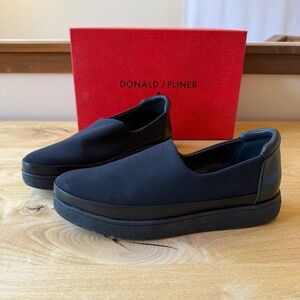 DONALD J PLINER MERA-D BLACK CREPE ELASTIC FLAT LOAFERS SNEAKERS SLIP ON NIB 7.5